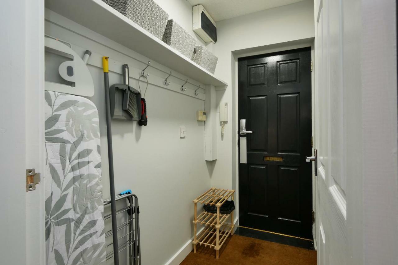 Crewe Short Lets 4 Victoria Court, Crewe Apartment Exterior photo
